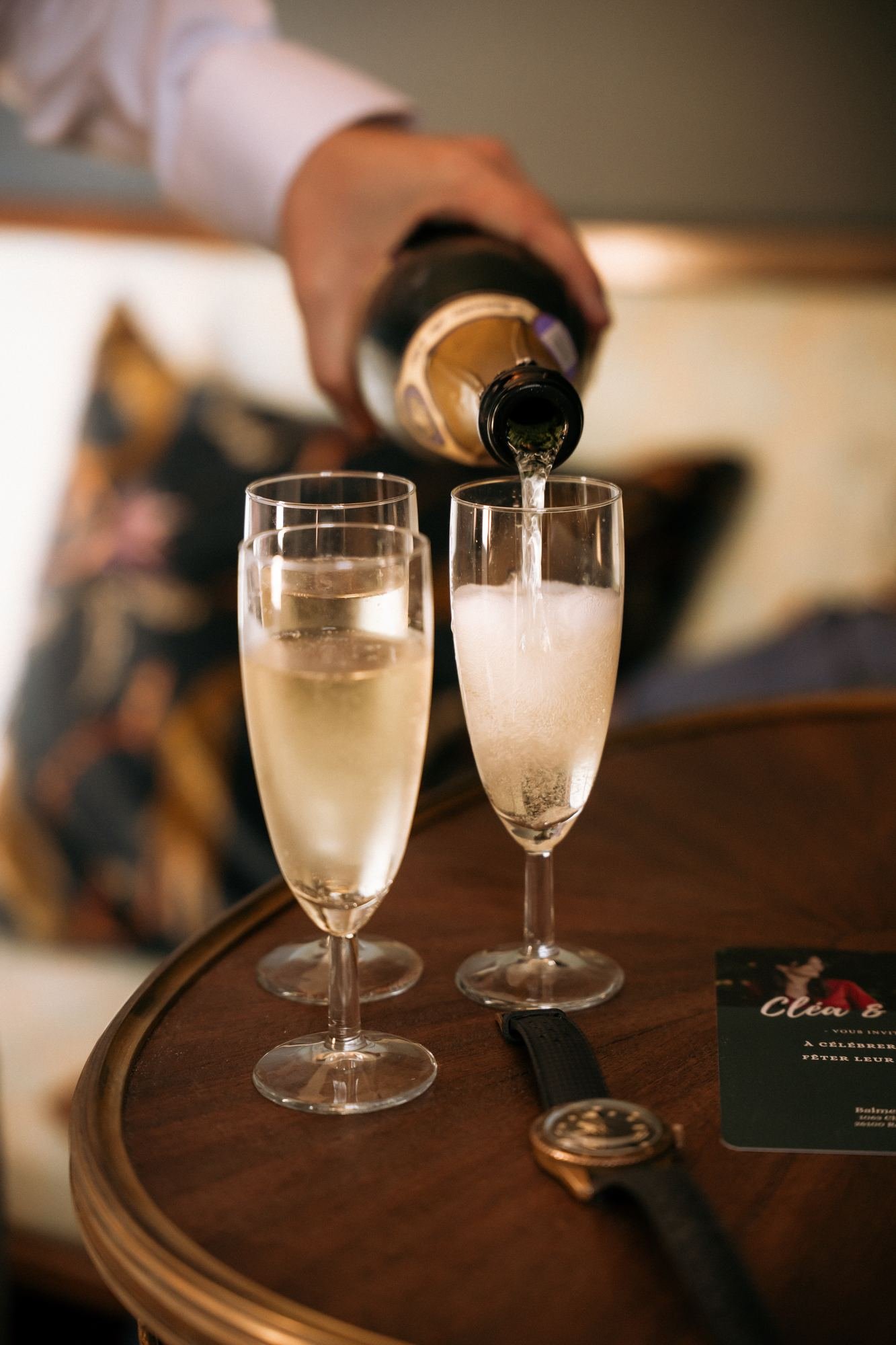 Coupes de champagne servies